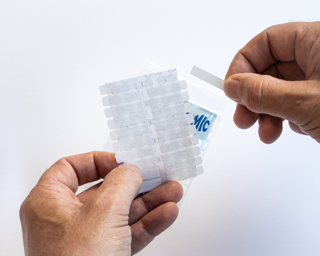 Hide-A-Mic STICKY STRIPE MINI - 100 szt.